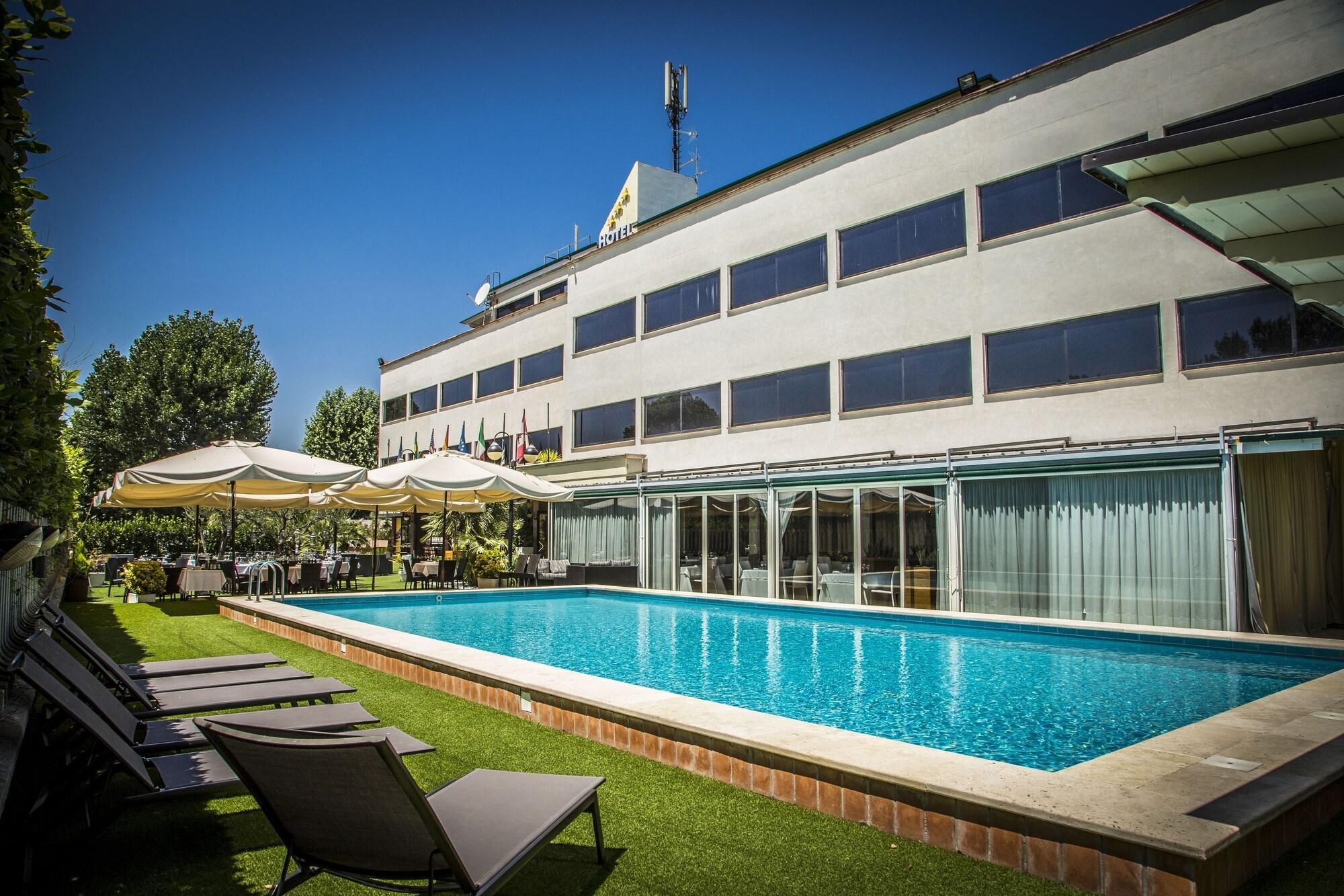 Hotel Cristallo Relais, Sure Hotel Collection By Best Western Tivoli Exteriör bild