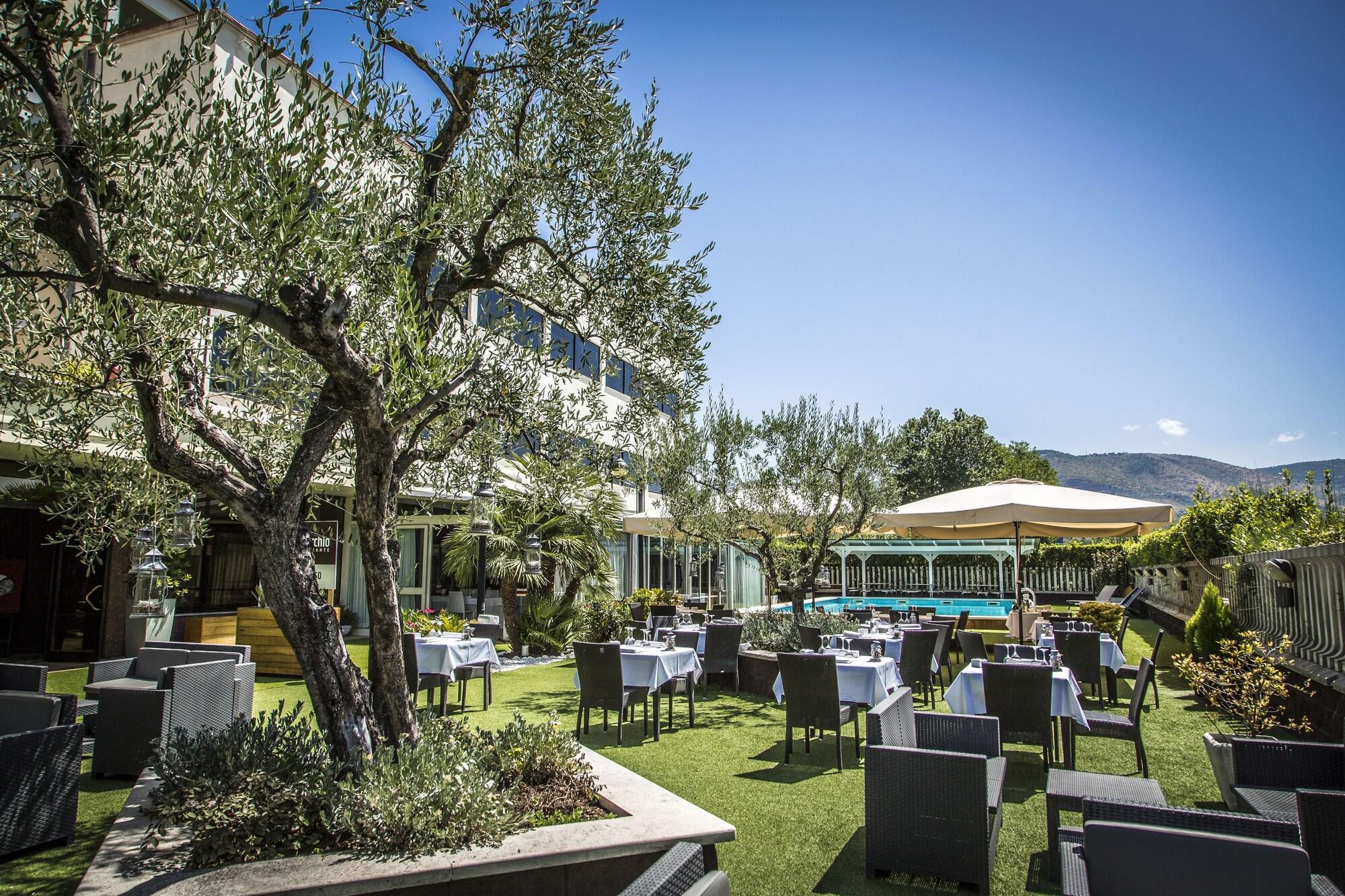 Hotel Cristallo Relais, Sure Hotel Collection By Best Western Tivoli Exteriör bild